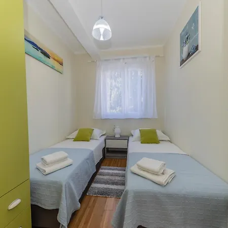 Maryann Apartment