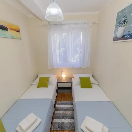 Maryann Apartment